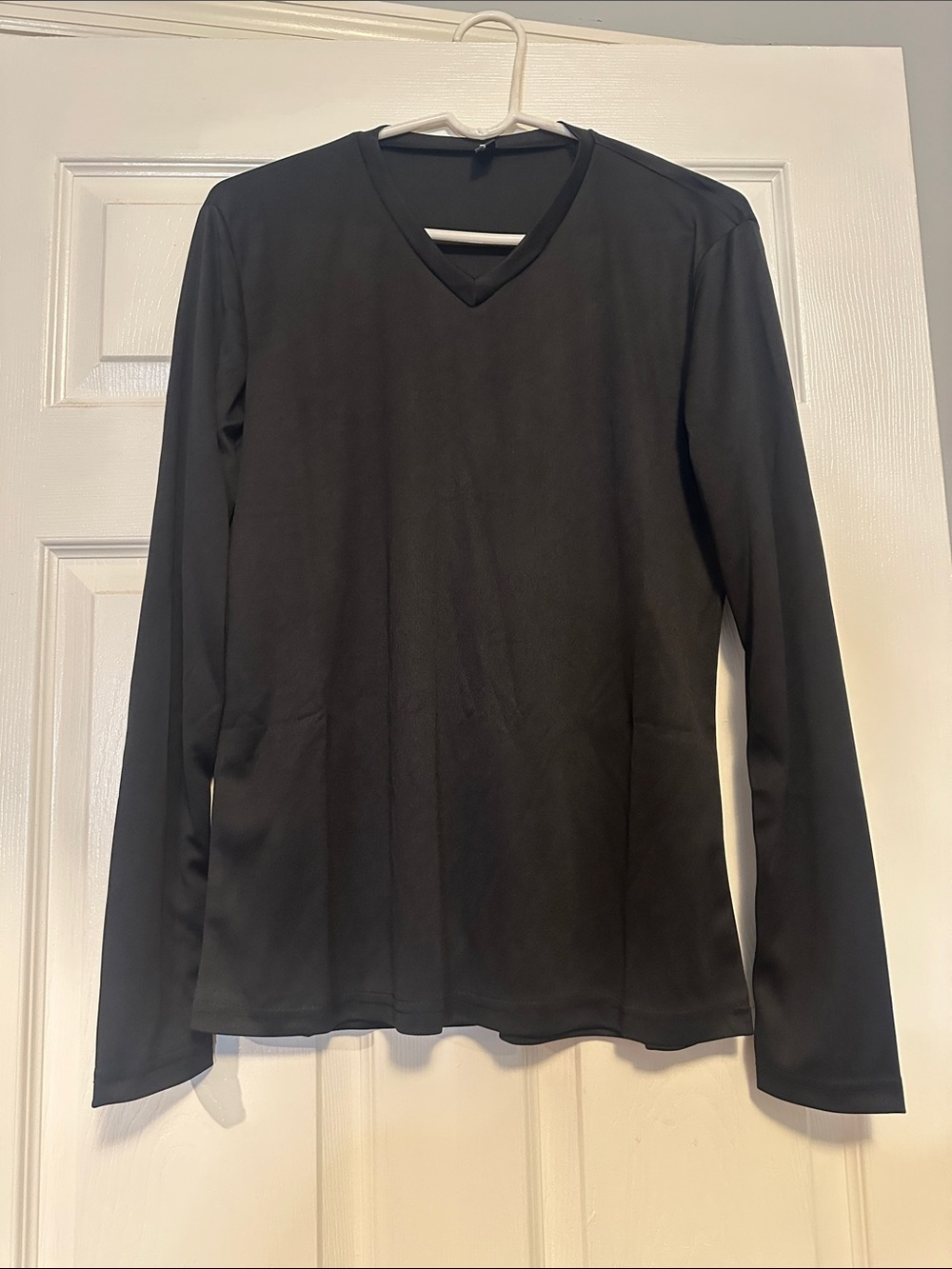 Men’s Classic Black V-Neck Long Sleeve Top